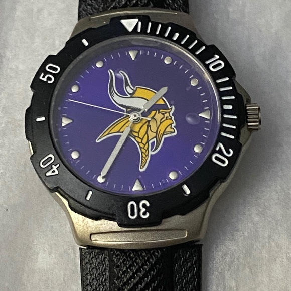 Nearly New Minnesota Vikings Agent Series Watch NFL - Picture 2 of 10